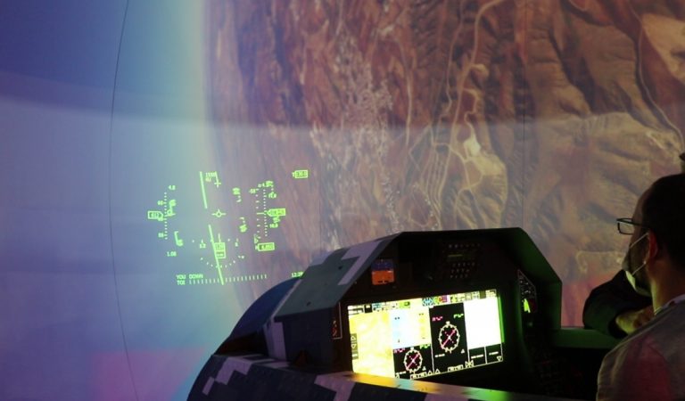TUSAŞ’tan IDEF’te Hürjet ve TF-X simülatörü uçuş eğitimi